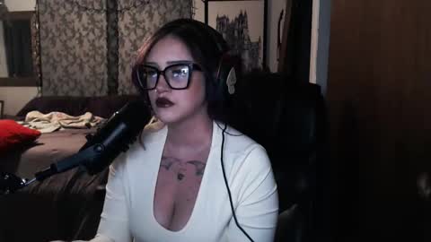 Demoness Mina online show from 11/25/25, 01:27