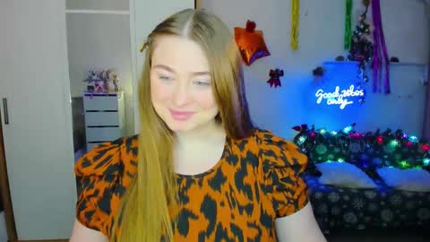 Snapshot of demure_soul chatting on 12/05/24, 04:01 Sophie online show from 12/05/24, 04:01