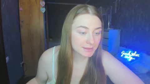 Snapshot of demure_soul chatting on 02/26/25, 01:19 Sophie online show from 02/26/25, 01:19
