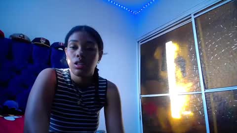 Snapshot of dena_k_ chatting on 01/18/25, 12:04 Dena k s online show from 01/18/25, 12:04