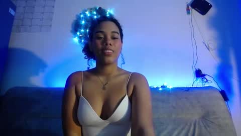 Snapshot of dena_k_ chatting on 12/21/25, 01:46 Dena k s online show from 12/21/25, 01:46