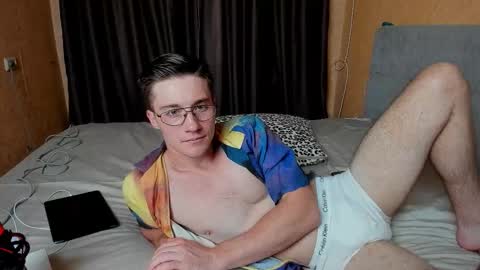 Snapshot of deni_boy99 chatting on 09/17/25, 06:31 Deni online show from 09/17/25, 06:31