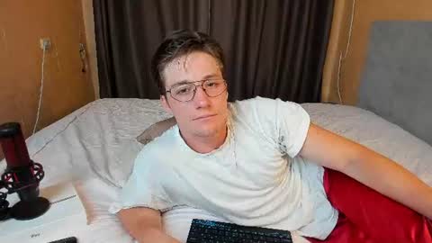 Snapshot of deni_boy99 chatting on 07/07/26, 07:29 Deni online show from 07/07/26, 07:29