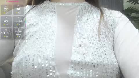 Snapshot of denise_babe_ chatting on 05/09/26, 11:04 Laura online show from 05/09/26, 11:04