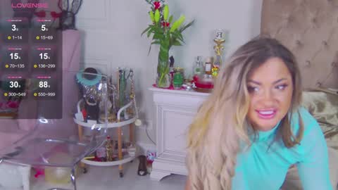 Ela online show from 12/06/24, 11:36