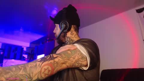 Snapshot of denjig chatting on 02/28/26, 04:02 Oliver online show from 02/28/26, 04:02