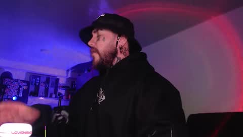 Snapshot of denjig chatting on 03/02/26, 02:47 Oliver online show from 03/02/26, 02:47