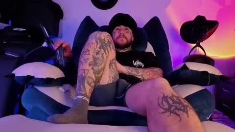 Snapshot of denjig chatting on 03/04/26, 03:56 Oliver online show from 03/04/26, 03:56