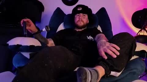 Snapshot of denjig chatting on 03/07/26, 03:03 Oliver online show from 03/07/26, 03:03