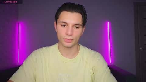 Snapshot of denlover chatting on 02/18/26, 01:18 Den online show from 02/18/26, 01:18