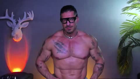 Snapshot of dennis_cox_ chatting on 12/20/25, 09:44 dennis_cox_ online show from 12/20/25, 09:44