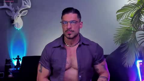 Snapshot of dennis_cox_ chatting on 01/08/26, 10:06 dennis_cox_ online show from 01/08/26, 10:06