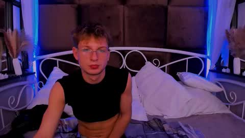 Dennis online show from 11/25/25, 04:40