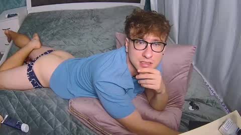 Dennis online show from 10/24/25, 06:26