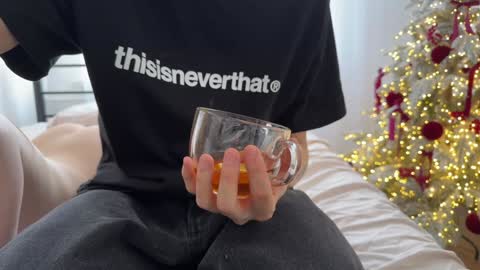 Snapshot of denobluora chatting on 01/12/25, 08:04 Jasper online show from 01/12/25, 08:04