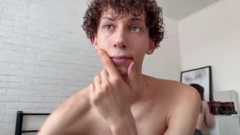 Snapshot of denobluora chatting on 03/08/25, 10:11 Jasper online show from 03/08/25, 10:11