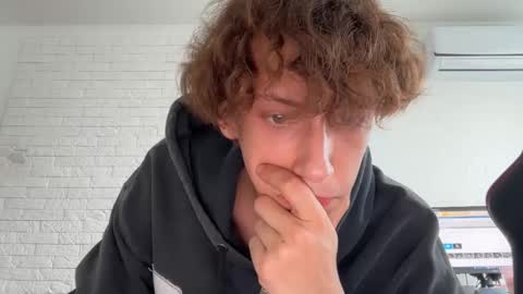 Snapshot of denobluora chatting on 09/20/25, 01:23 Jasper online show from 09/20/25, 01:23