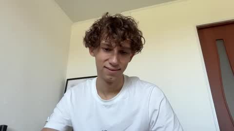 Snapshot of denobluora chatting on 09/23/25, 10:29 Jasper online show from 09/23/25, 10:29