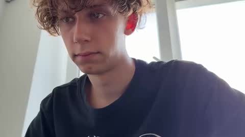 Snapshot of denobluora chatting on 09/25/25, 01:04 Jasper online show from 09/25/25, 01:04