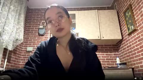 Snapshot of denysebernacchi chatting on 10/01/25, 01:39 Emma online show from 10/01/25, 01:39