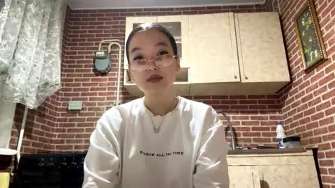 Snapshot of denysebernacchi chatting on 10/02/25, 02:02 Emma online show from 10/02/25, 02:02