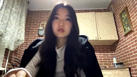 Snapshot of denysebernacchi chatting on 10/06/25, 02:25 Emma online show from 10/06/25, 02:25