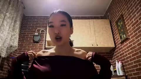 Emma online show from 12/15/25, 02:21