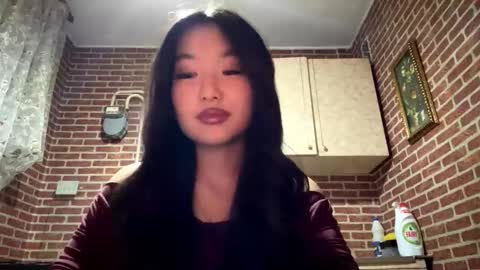 Emma online show from 12/22/25, 02:03