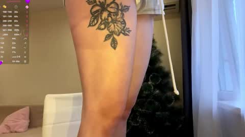 Vi  Victoria online show from 12/21/25, 01:51