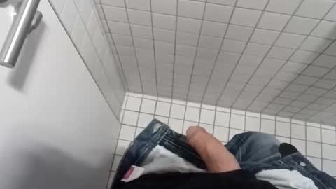 Snapshot of der_wanderer12 chatting on 02/23/26, 06:55 der_wanderer12 online show from 02/23/26, 06:55