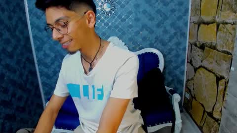 Snapshot of dereck_monroe chatting on 12/16/25, 11:48 Dereck online show from 12/16/25, 11:48