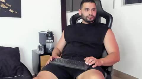 Dereck Vega online show from 12/05/24, 01:36