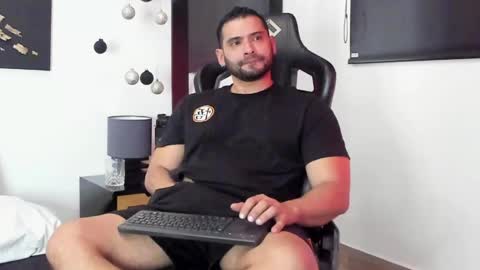 Dereck Vega online show from 12/11/24, 10:16