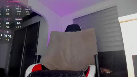 Snapshot of dereckhardd chatting on 09/23/25, 04:48 dereckhardd online show from 09/23/25, 04:48