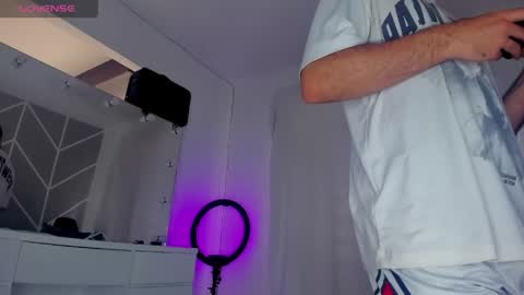 dereckhardd online show from 04/27/26, 02:37