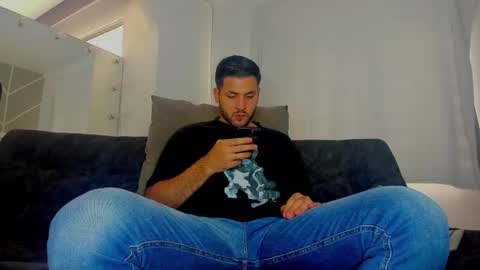 dereckhardd online show from 05/01/26, 03:38