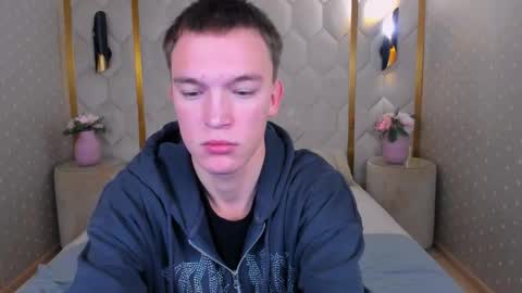 Derek online show from 11/18/25, 01:04