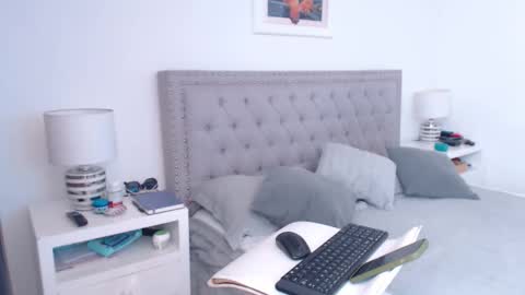 Snapshot of derek_group chatting on 03/02/26, 02:02 Derek online show from 03/02/26, 02:02