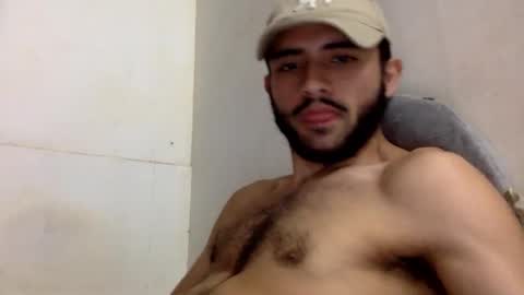 Snapshot of derek_smiith chatting on 10/05/25, 02:32 Derek smiith online show from 10/05/25, 02:32