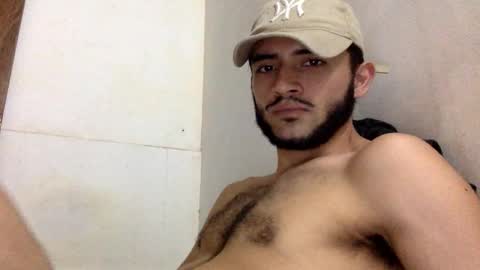 Snapshot of derek_smiith chatting on 10/05/25, 10:18 Derek smiith online show from 10/05/25, 10:18