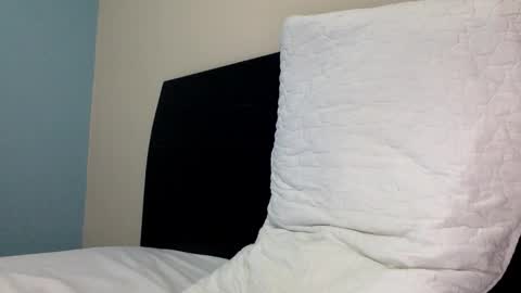 Snapshot of derek_smiith chatting on 12/14/25, 10:14 Derek smiith online show from 12/14/25, 10:14