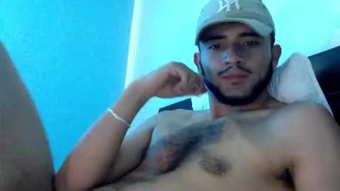 Snapshot of derek_smiith chatting on 12/15/25, 05:06 Derek smiith online show from 12/15/25, 05:06