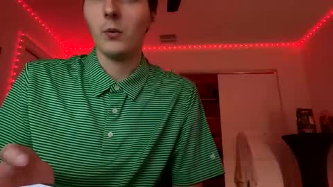 Snapshot of derekdings chatting on 12/13/24, 08:30 derekdings online show from 12/13/24, 08:30