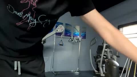 Snapshot of derekdings chatting on 01/17/25, 01:03 derekdings online show from 01/17/25, 01:03