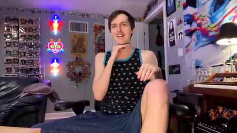 Snapshot of derekdings chatting on 11/01/25, 10:23 derekdings online show from 11/01/25, 10:23