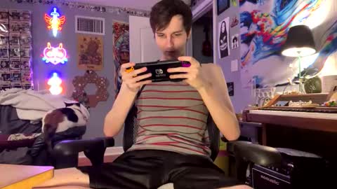 Snapshot of derekdings chatting on 11/17/25, 11:32 derekdings online show from 11/17/25, 11:32