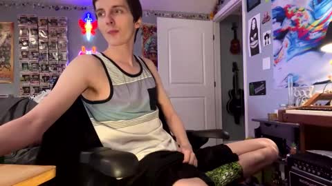 Snapshot of derekdings chatting on 11/18/25, 06:12 derekdings online show from 11/18/25, 06:12