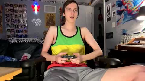 Snapshot of derekdings chatting on 11/23/25, 12:43 derekdings online show from 11/23/25, 12:43