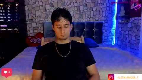 Snapshot of derekk_cute chatting on 12/22/24, 03:44 DEREKK online show from 12/22/24, 03:44