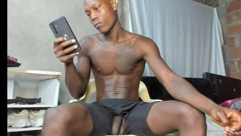 Snapshot of derekward01 chatting on 11/06/25, 10:32 DerekWard online show from 11/06/25, 10:32